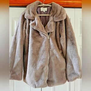 NWOT Brown Faux Fur Jacket Size XL